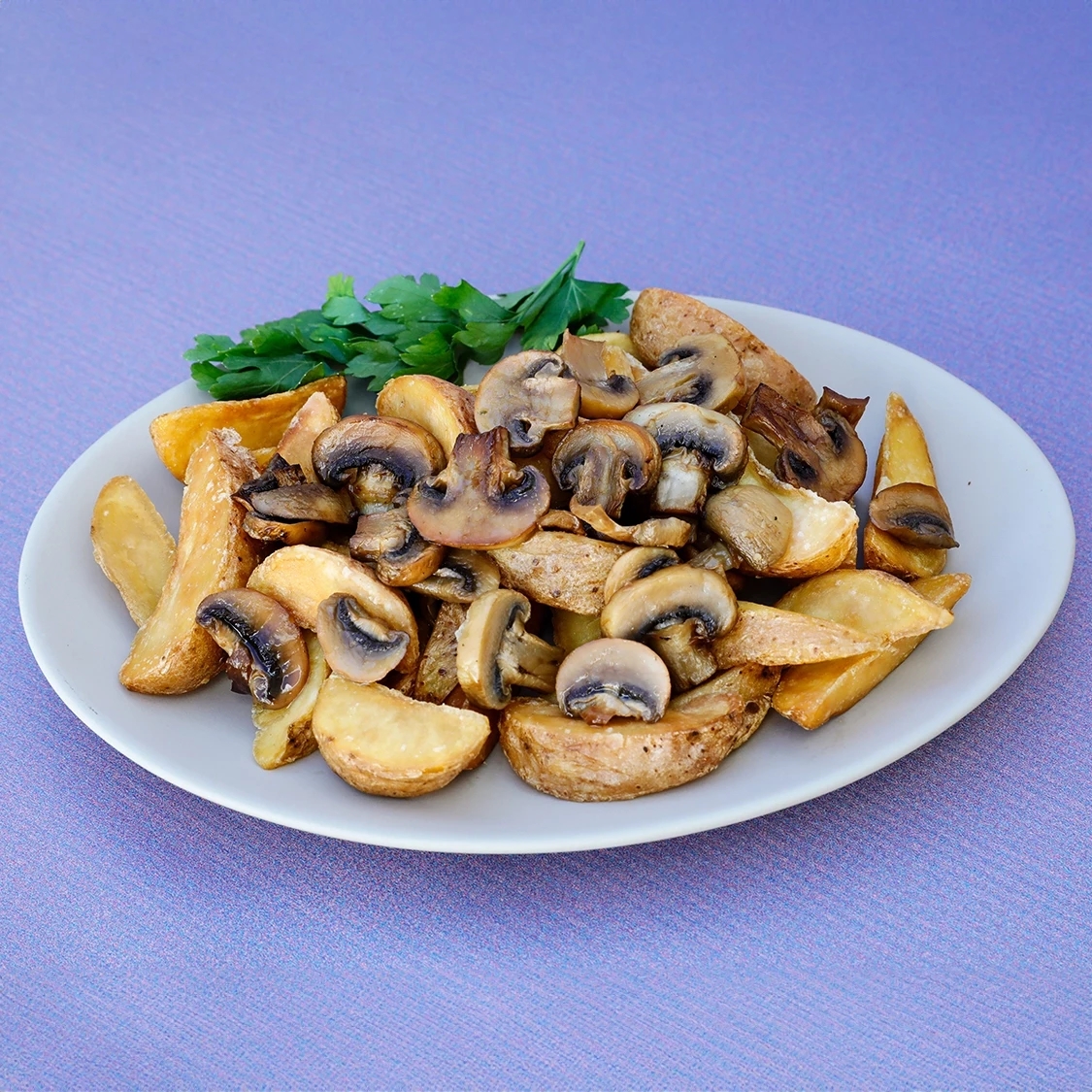 Жареный картофель с грибами