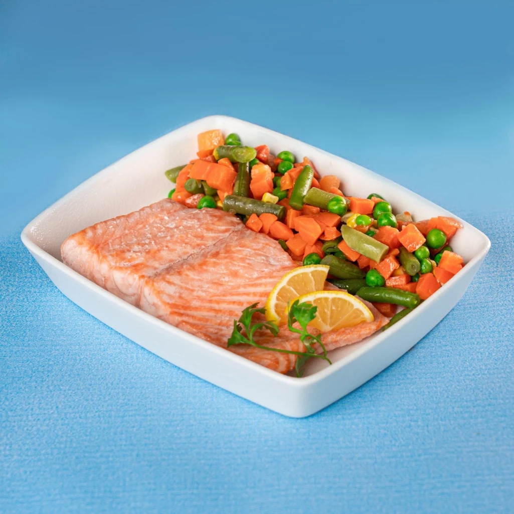 Salmon with vegetable chic in a dessert style