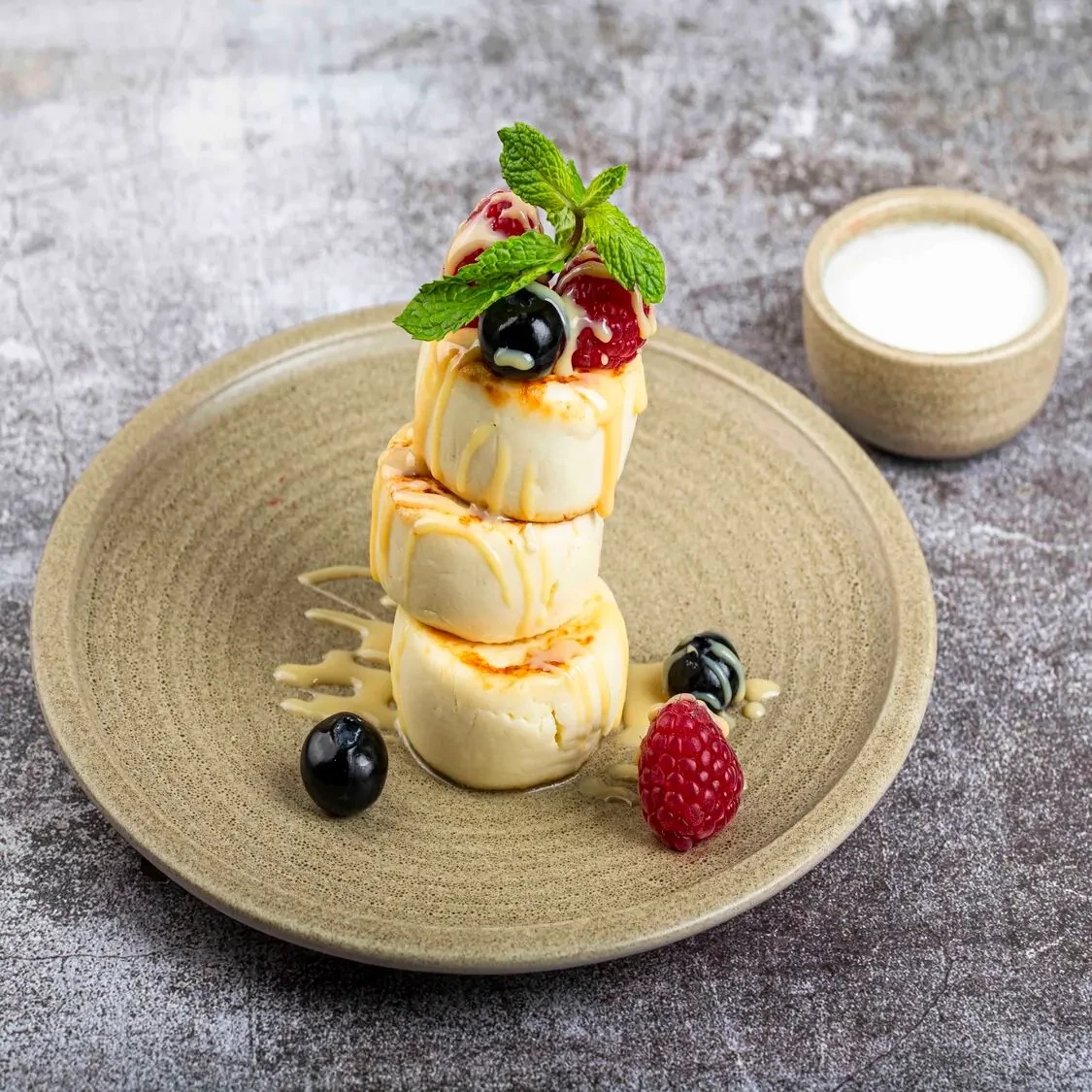 Pancakes with cottage cheese (Syrniki)